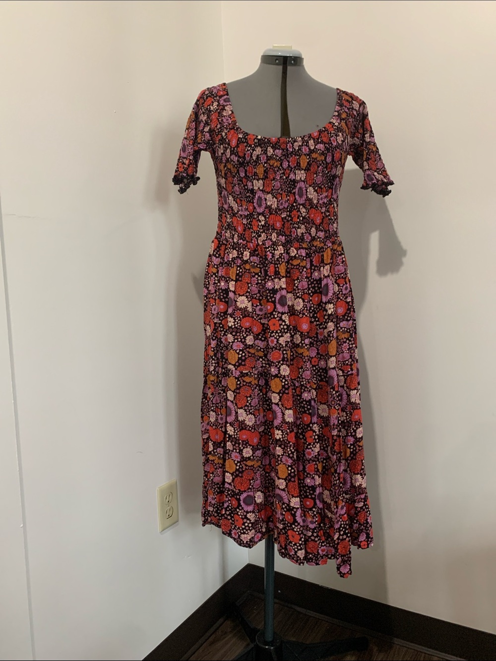 NATURAL LIFE Scoop-Neck Floral Midi Dress in Red, Pink, Purple